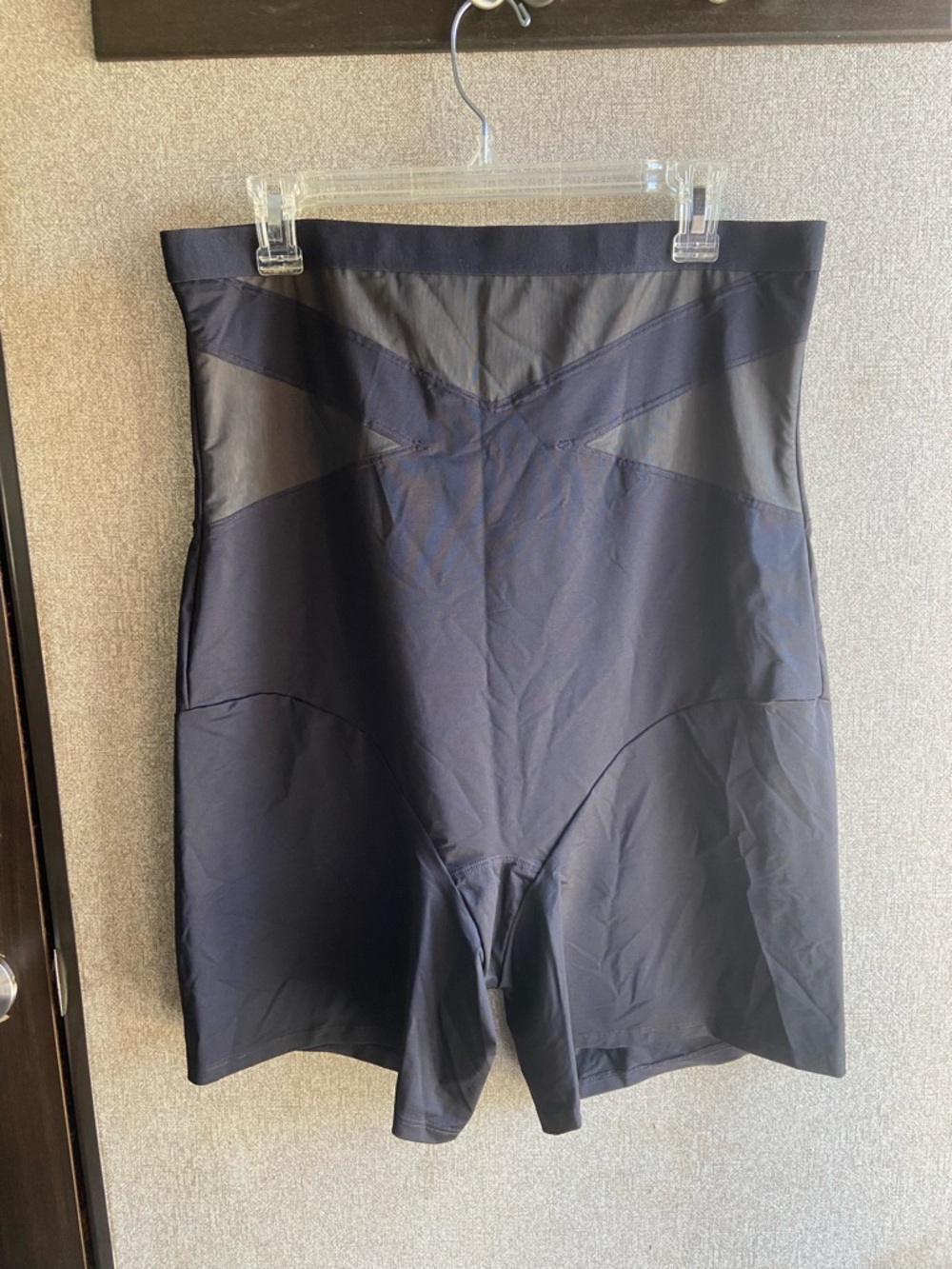 Cacique ultra high waist thigh shaper size 22/24 black excellent condition